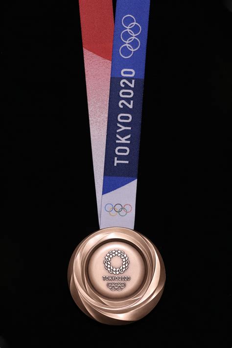 The latest tweets from ケイン・ヤリスギ「♂」 (@kein_yarisugi). 東京オリンピックのメダルが公開、光輝く渦状のデザインに