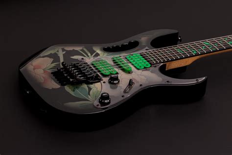 Maybe you would like to learn more about one of these? 1989 Ibanez JEM 77FP Floral Pattern - Bigfoot-Guitars