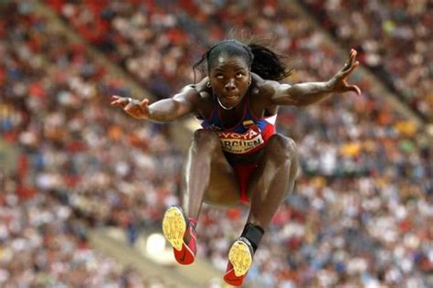 La campeona de salto triple compartió en sus redes sociales. La historia de cómo Caterine Ibargüen derrotó la pobreza y ...