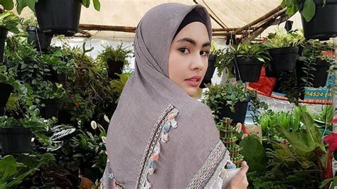 Kartika putri unggah foto di pantai, netizen: Dekat dengan Habib, Kartika Putri Merasa Tak Merebut Suami ...