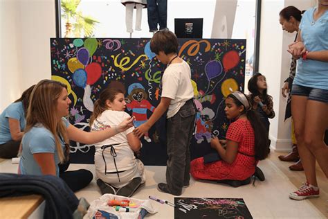 Youth Art Classes At UW