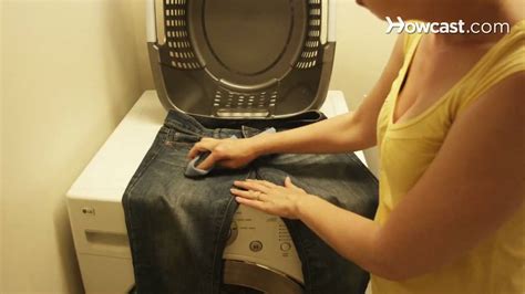 Jan 20, 2017 · a very effective way to remove mildew stains from clothing is to soak the garment in water and bleach. How to Remove Mildew from Clothing - YouTube