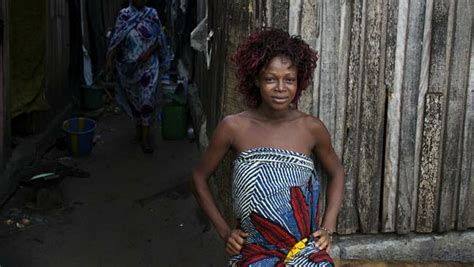 Africaines , belles grosses femmes. La dignité et la beauté retrouvées des "Go de nuit" d ...