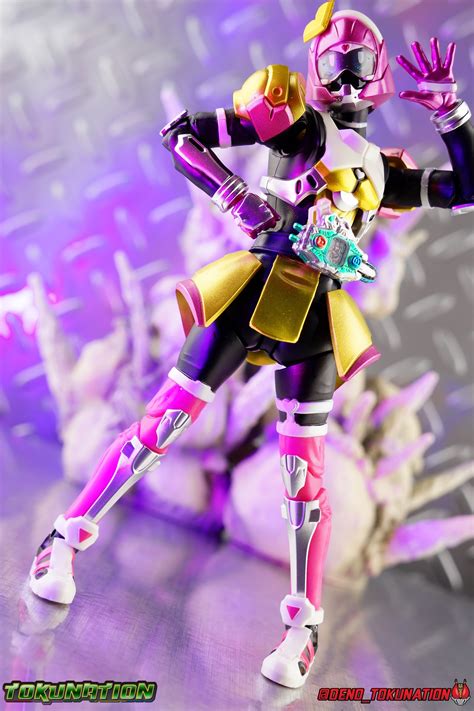 Discover more posts about kamen rider poppy. S.H. Figuarts Kamen Rider Poppy Toki Meki Crisis Gamer ...