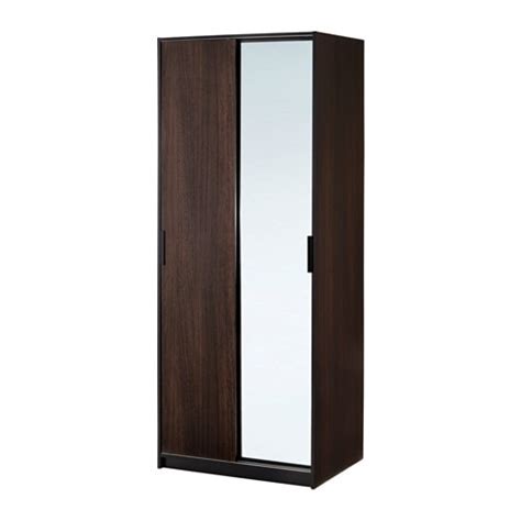 Different sizes and looks to suit your space and style, a choice of materials (including wood) and smart ideas like adjustable shelves. TRYSIL Armoire-penderie - IKEA