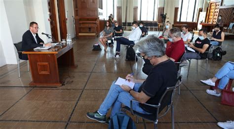 Olivier véran et jean castex tiendront une conférence de presse jeudi 18 mars. Première conférence de presse du maire de Villeurbanne : sécurité, Covid, écologie et urbanisme ...