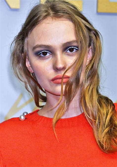 Updated 10:22 am et, fri october 16, 2020 Lily-Rose Depp Rocks White Eyeshadow and Head-to-Toe Chanel