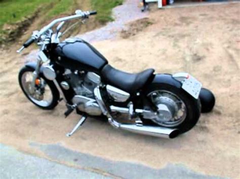 A quick video of my kawasaki vulcan vn1500 88 bobber that i just finished. Kawasaki vulcan vn 1500 se chopper/bobber - YouTube