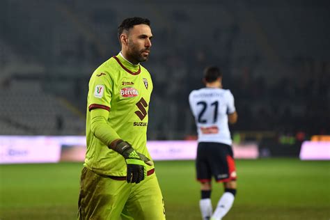 The catalans considered signing him due. Tuttosport: Milan begin talks with 'unhappy' goalkeeper as ...