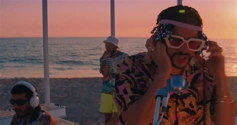 Descargar el mp3 de bad bunny ft. Bad Bunny x Jhay Cortez - Dákiti (Video Oficial) - Videos ...