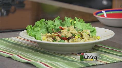 Connect member, amy, shares her moving experience of living with usher syndrome, which was diagnosed when she was a teenager. Southwest Pasta Salad-Fox 11 Living With Amy - YouTube