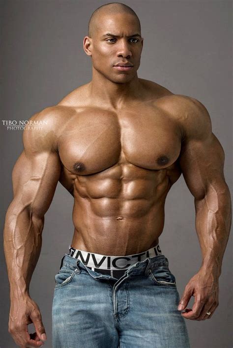 Here we explain the major muscles of the human body. Black Bodybuilder - Lzyp