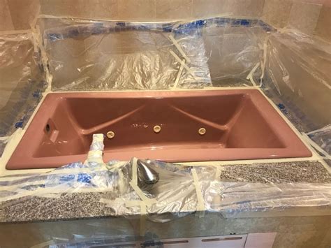 Refinishing your bath tubs is the fastest, easiest, and the most affordable way to update the bath tubs you love. Bathtub Refinishing Before | Refinish bathtub, Bathtub ...