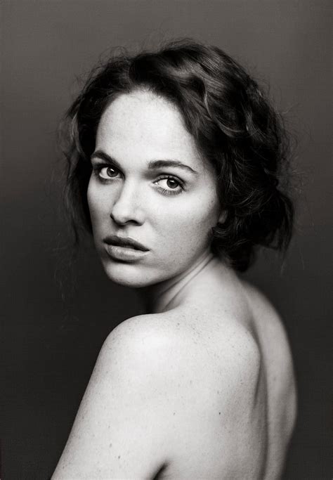 Im gespräch mit stermann und grissemann erzählt die schauspielerin von ihrer rolle in „mission impossibe mit tom cruise. Picture of Verena Altenberger