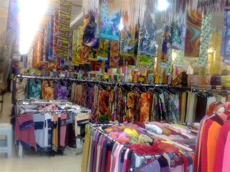 Located in nilai, the northern part of negeri sembilan, the nilai 3 wholesale was built in 2001 and draws shoppers with competitively priced goods such as textile, furniture,clothing, luggage, carpet. Kes Buli di Nilai 3 - JIWAROSAK.COM