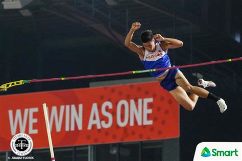 Sa kanyang final attempt, nakuhang talunin ni obiena ang baras na nakataás ng 5.75 meters upang mapabilang sa mga finalists. EJ Obiena shatters SEAG pole vault record