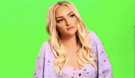 According to legal documents obtained by the blast, her younger sister jamie lynn spears was also added as a trustee of her estate in 2018. Jamie Lynn Spears pubblica una nuova versione di 'Follow ...