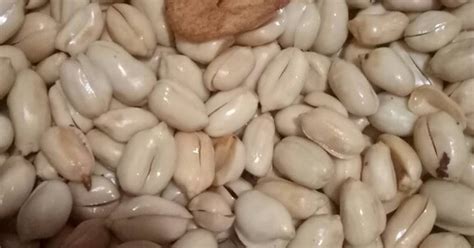 Olahan kacang tanah yang satu ini dibuat menggunakan bumbu bawang putih, kemudian digoreng. 22.670 resep kacang tanah bawang enak dan sederhana - Cookpad