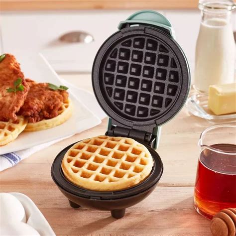 Durasi untuk membuat bolu pandan berkisar 45 menit. Dash Mini Maker Waffle - Aqua in 2020 | Waffle machine, Waffles maker, Waffle snacks