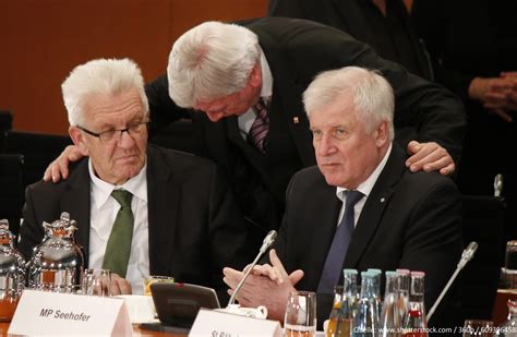 Und ich habe #kretschmann noch im ohr zur länderultushoheit. Kretschmann will Maskenpflicht verlängern, trägt aber ...