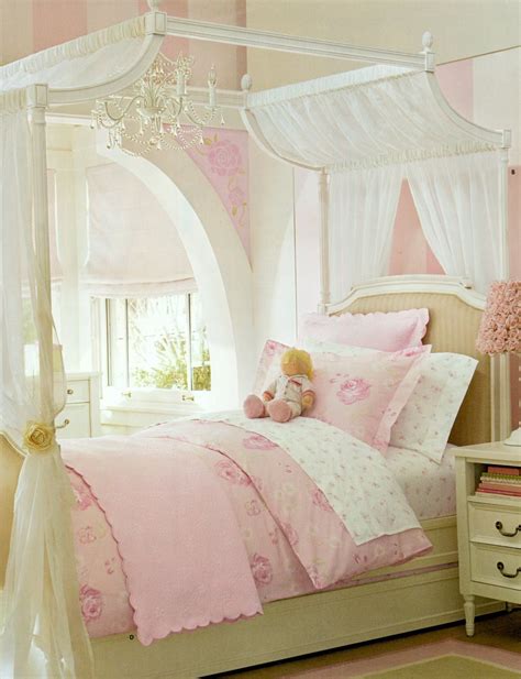 Curtains for little girls bedroom. Bedroom Girls Canopy Bed With White Curtain And Crystal ...