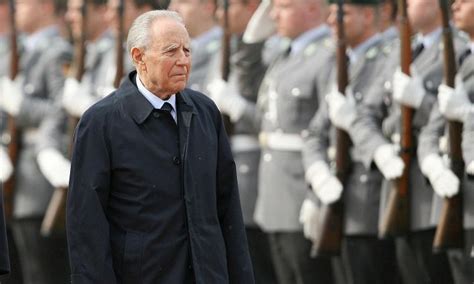 4,458 likes · 1 talking about this. E' morto Carlo Azeglio Ciampi: l'ex Presidente della ...