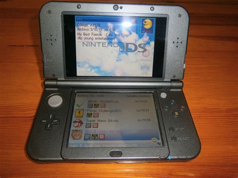 Se vende nintendo ds lite + 6 juegos + mas cartucho pirateado r4 los juegos originales son super mario bross, mario donkey kong,guitar hero mas aparato, nintendogs dalmatas, bee mivie y fifa 09 y los de la tarjeta pirateada r4 son cal of futty 4, animal crossing, cooking mama, super mario party. VENDO R4 Gold Pro + Microsd 4gb (Juegos Nintendo DS)