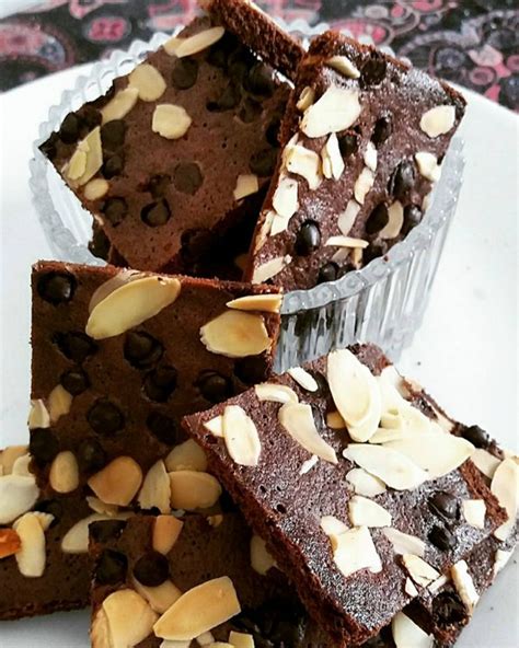 Resep brownies coklat keju, brownies pandan merupakan beberapa resep kue brownies yang beredar di masyarakat. RESEPI BROWNIE NUTELLA FLAT COOKIE KRUP KRAP KRUP KRAP ...