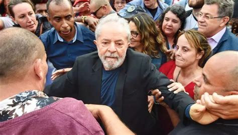 Então esse pedido deve ser feito em 2022. Lula diz que é 'plenamente possível' PT não ter candidato ...