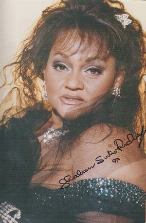 The veteran actress died on 7 june 2021, at the age of 66. Shaleen Surtie-Richards se foto's