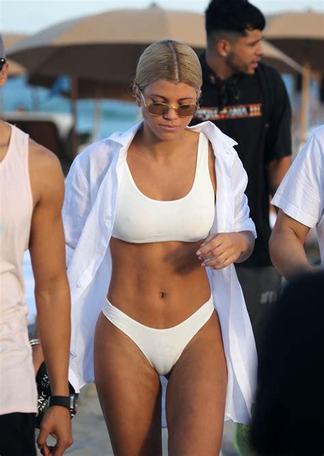 This website isn't good to look up serious answers because. sofia richie (lionels celeb daughter/scotts chicks) smash ...