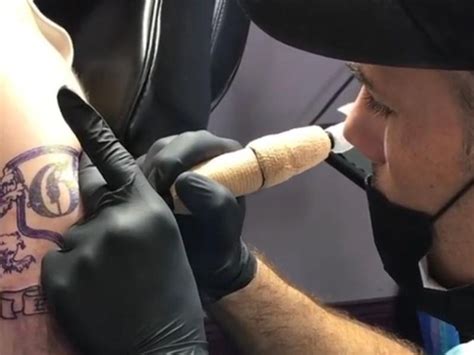 Salvation tattoo lounge | whether you want a new piercing, tattoo or permanent makeup, contact us to find out about our services that are sure to enrich your life. Miami Locals Come Here for the Best Tattoo Artist in Miami!