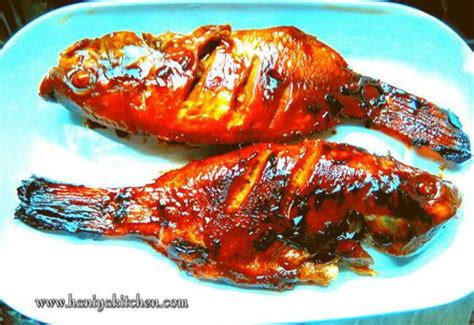 Goreng semua bahan bumbu oles sampai layu lalu haluskan. Cara Mudah membuat Ikan Bakar Bumbu Kecap | Makanan, Ikan ...