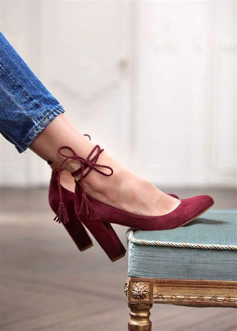 Check spelling or type a new query. Jolie paire de talons Sézane de couleur bordeaux. Matière ...