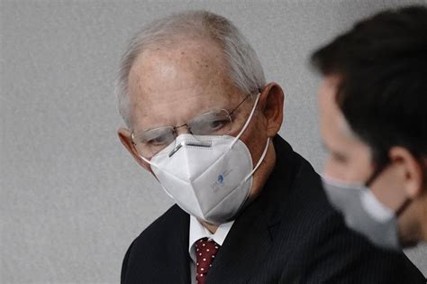 „wir sollten auch im bundestag immer masken tragen. Im Bundestag gilt jetzt die Maskenpflicht