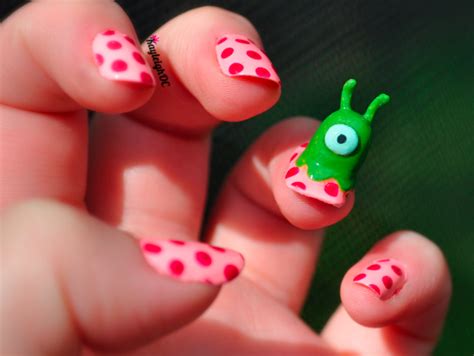 Negative nails don't always have to be a geometric design. Best. Nail Art. Ever. - Threadless Blog