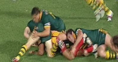 Espn scrum.com brings you all the latest rugby news and scores from the rugby world cup, all 2015 internationals, aviva premiership, european rugby champions cup, rfu championship, super. Rugby omg - image animée GIF