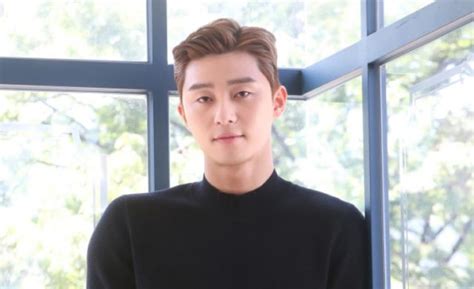 Speaks a little park seo joon was rumoured to be dating park min young, who acted alongside him in what's wrong with secretary kim (2018), due to their mad. Park Seo Joon - Bio, Girlfriend, Wife, Age, Height, Dating ...