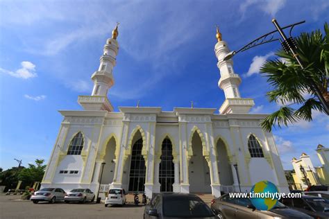 6.12018, 102.21565) is a magnificent mosque in kelantan. Masjid Al-Ismaili