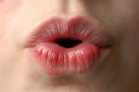 Как научиться руками свистеть. Как научиться громко свистеть с пальцами ...