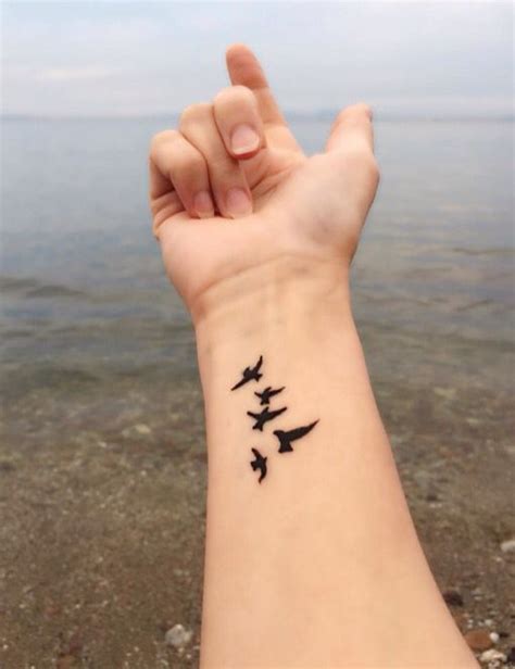 Maybe you would like to learn more about one of these? Pin di kamila horejsi su Tatoos | Tatuaggi piccoli ...