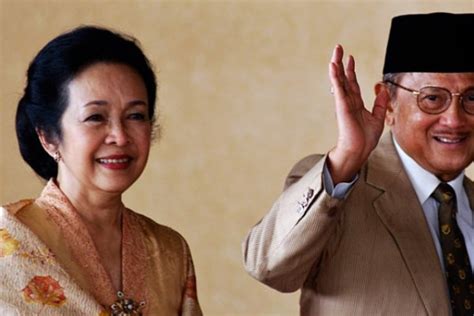 (tapi ku perhatikan kamu bisa menggambar, apakah kamu senang. Kata Mutiara Ibu Ainun Habibie | Lucu Sekali Ayo Ketawa