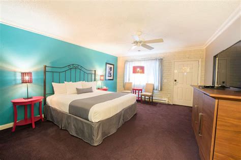 Alma de sedona bed & breakfast inn, with its incredible red rock views, is situated on a quiet street in a high end residential neighborhood. Sedona Hilltop Inn Accommodations | A Hotel with Red Rock ...