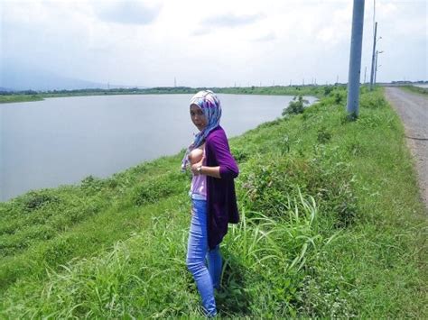 Sejak menjadi tempat shooting film laskar pelangi, pesona belitung sebagai tempat wisata meningkat drastis. Lihat Gambar Cewek Hijab Lagi Bugil Pamer foto Toket di ...