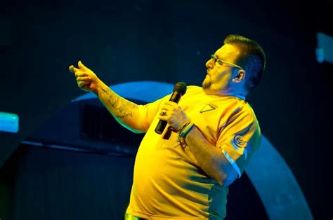 El humorista gaditano toni rodríguez es el elegido por onda cádiz tv para formar parte de su equipo de presentadores durante la celebración de carnaval de cádiz. Toni Rodriguez - Monologuistas famosos - Contratación