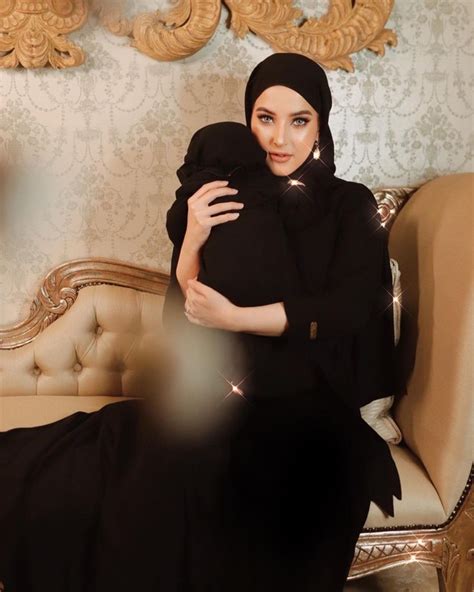 Kuku ibu jari saya sekarang juga jadi lebih kecil. Jadi Ibu, Ini 8 Potret Tasya Farasya dan Baby Maryam
