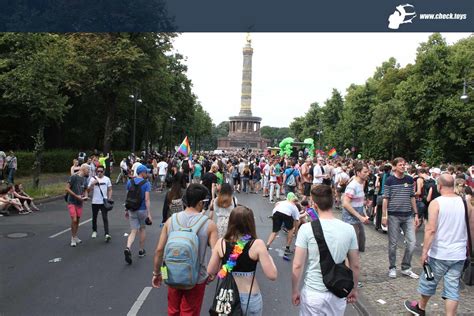 App nach hause mit euch! CSD Berlin 2016: Bilderserie