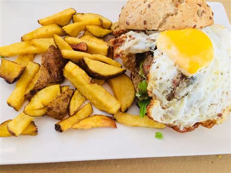 Paikat kuten meson casa gerardo houkuttelevat matkalijoita suances kaupunkiin. Dónde comer en Hinojedo