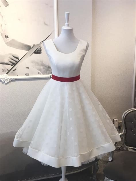 Traumhafte hochzeitskleider in riesiger auswahl. Brautkleid, Rockabilly, 50er Jahre, knielang ...