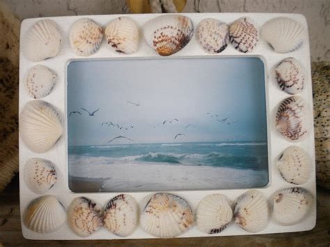 Kids love collecting their own set of shells, and you can display them at home with a simple stepping stone project. Del's Shells: Seashell Photo Frames for Beachy Home Decor